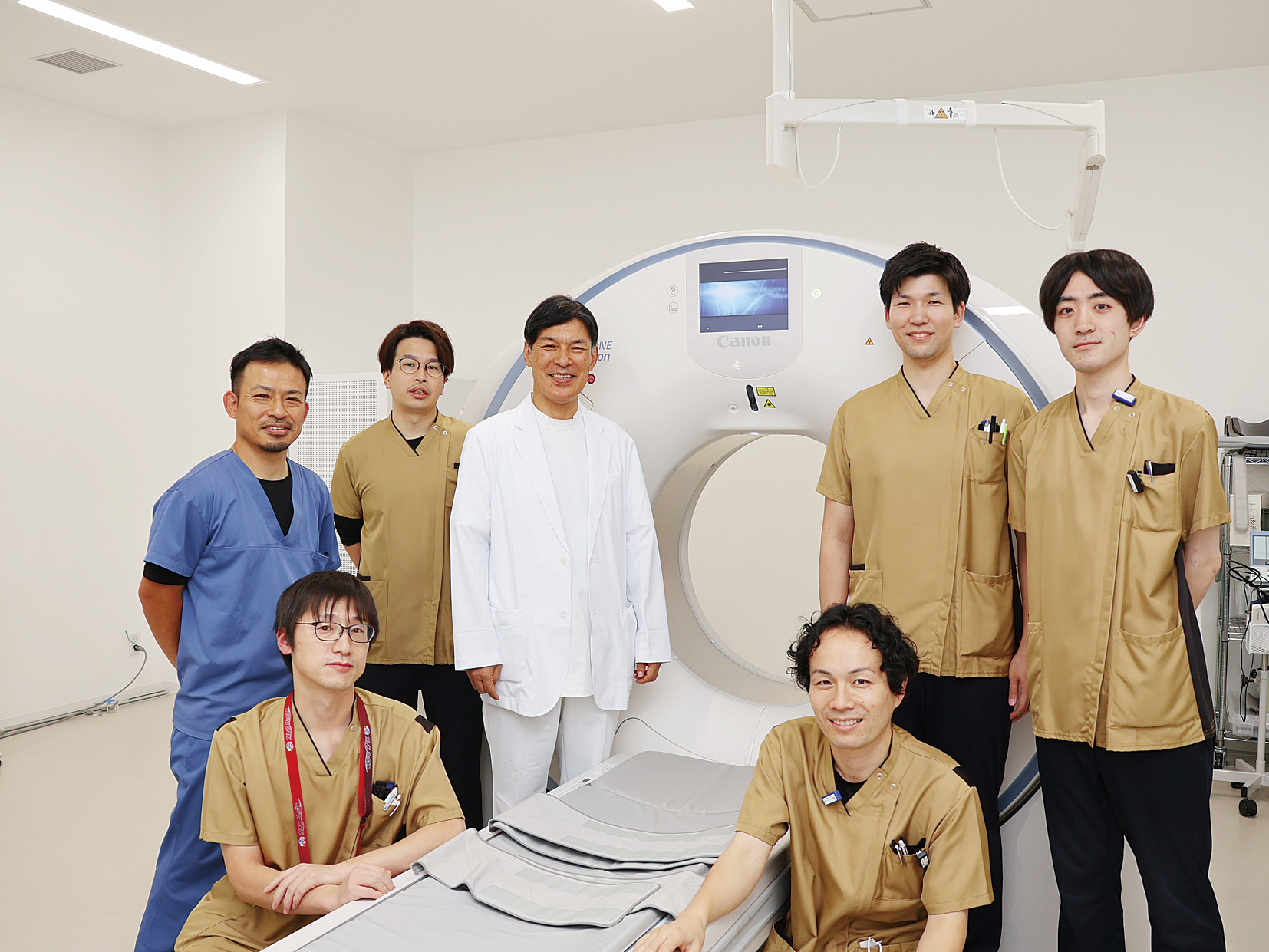 カレス記念病院集合写真